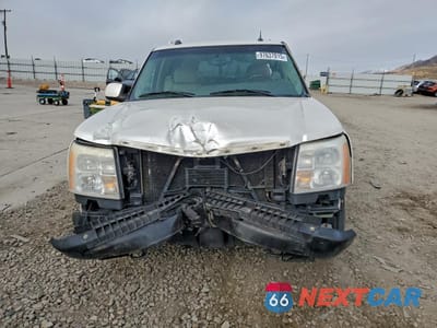 Piąte zdjęcie samochodu w środku: 2005 CADILLAC ESCALADE ESV VIN:3GYFK66NX5G288522 - miniatura