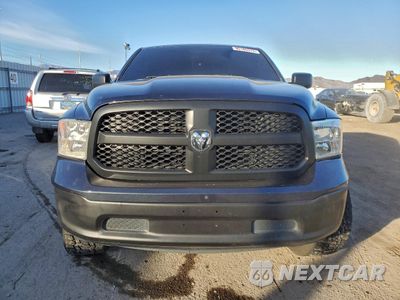 Piąte zdjęcie samochodu w środku: 2019 RAM 1500 CLASSIC SLT VIN:1C6RR6TTXKS585416 - miniatura