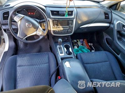 Zdjęcie 8 z 12 samochodu: 2016 NISSAN ALTIMA 2.5 VIN:1N4AL3AP4GC230065 - miniatura