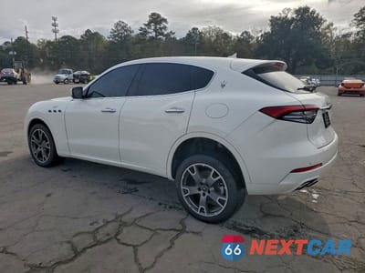 Drugie zdjęcie samochodu z przodu: 2022 MASERATI LEVANTE BASE VIN:ZN661XUA1NX389117 - miniatura