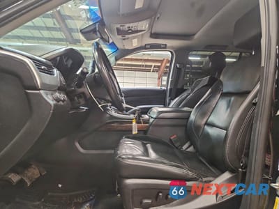 Zdjęcie 7 z 13 samochodu: 2019 CHEVROLET SUBURBAN K1500 LT VIN:1GNSKHKC4KR376926 - miniatura