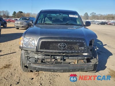 Piąte zdjęcie samochodu w środku: 2004 TOYOTA TUNDRA DOUBLE CAB SR5 VIN:5TBDT441X4S457624 - miniatura