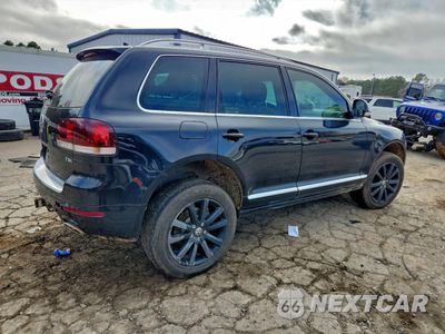 Trzecie zdjęcie samochodu z tyłu: 2010 VOLKSWAGEN TOUAREG 2 VIN:WVGFK7A94AD004228 - miniatura