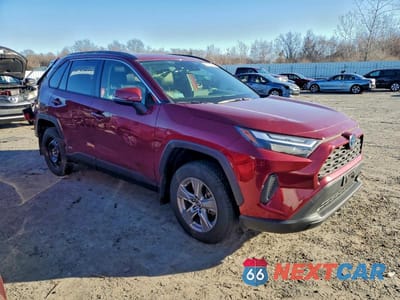 Czwarte zdjęcie samochodu z boku: 2024 TOYOTA RAV4 XLE VIN:JTMRWRFV7RD230458 - miniatura