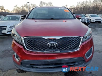 Piąte zdjęcie samochodu w środku: 2017 KIA SORENTO LX VIN:5XYPGDA3XHG284267 - miniatura