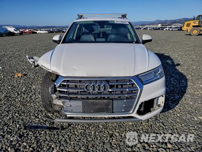 Piąte zdjęcie samochodu w środku: 2019 AUDI Q5 PREMIUM VIN:WA1ANAFY6K2111226 - miniatura