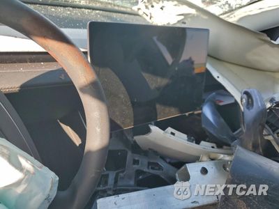 Zdjęcie 9 z 15 samochodu: 2026 TESLA MODEL Y VIN:7SAYGDEE7TF415917 - miniatura