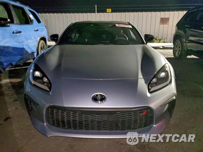 Piąte zdjęcie samochodu w środku: 2023 TOYOTA GR 86 PREM VIN:JF1ZNBF17P8759816 - miniatura