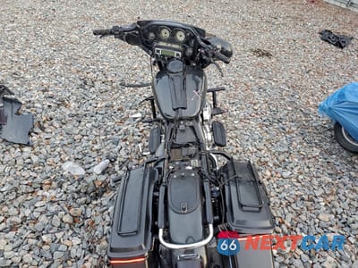 Zdjęcie 6 z 8 samochodu: 2008 HARLEY-DAVIDSON FLHX VIN:1HD1KB4108Y604057 - miniatura