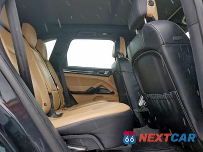 Zdjęcie 11 z 12 samochodu: 2018 PORSCHE CAYENNE S VIN:WP1AB2A2XJLA60814 - miniatura