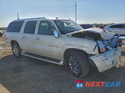 Czwarte zdjęcie samochodu z boku: 2005 CADILLAC ESCALADE ESV VIN:3GYFK66N35G232227 - miniatura