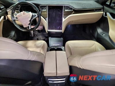 Zdjęcie 8 z 11 samochodu: 2016 TESLA MODEL S VIN:5YJSA1E26GF170378 - miniatura