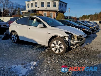 Czwarte zdjęcie samochodu z boku: 2021 TESLA MODEL Y VIN:5YJYGDEE1MF137255 - miniatura