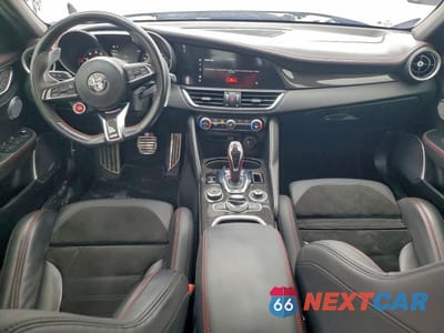 Zdjęcie 8 z 12 samochodu: 2020 ALFA ROMEO GIULIA QUADRIFOGLIO VIN:ZARFAMEV0L7626748 - miniatura