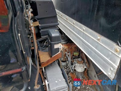 Zdjęcie 9 z 10 samochodu: 2011 ISUZU NQR BOX TRUCK VIN:JALE5W160B7901486 - miniatura