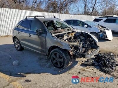 Czwarte zdjęcie samochodu z boku: 2015 AUDI Q3 PREMIUM PLUS VIN:WA1EFCFS6FR012361 - miniatura