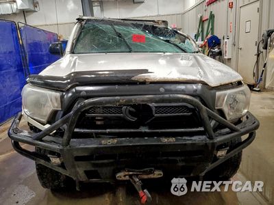 Piąte zdjęcie samochodu w środku: 2015 TOYOTA TACOMA DOUBLE CAB VIN:3TMLU4ENXFM169591 - miniatura