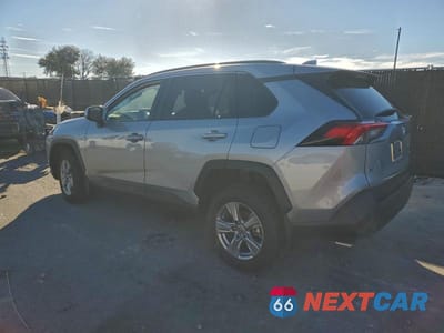 Drugie zdjęcie samochodu z przodu: 2025 TOYOTA RAV4 XLE VIN:2T3W1RFV8SW380668 - miniatura