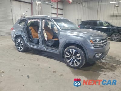 Czwarte zdjęcie samochodu z boku: 2020 VOLKSWAGEN ATLAS SEL PREMIUM VIN:1V2TR2CA3LC504398 - miniatura