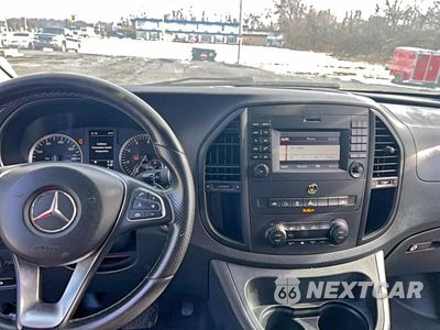 Zdjęcie 9 z 15 samochodu: 2018 MERCEDES-BENZ METRIS VIN:WD4PG2EE2J3492935 - miniatura