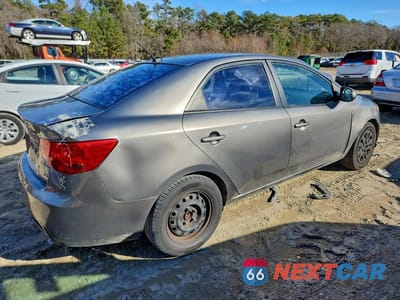 Trzecie zdjęcie samochodu z tyłu: 2012 KIA FORTE EX VIN:KNAFU4A25C5471796 - miniatura