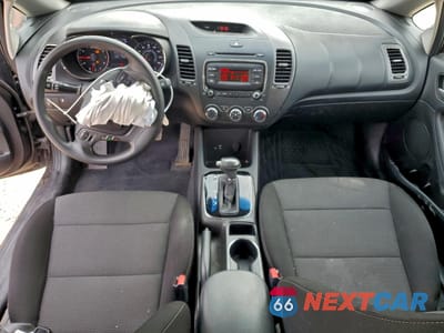 Zdjęcie 8 z 16 samochodu: 2017 KIA FORTE LX VIN:3KPFK4A74HE158321 - miniatura
