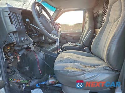 Zdjęcie 7 z 13 samochodu: 2008 CHEVROLET EXPRESS 2500 UTILITY / SERVICE VAN VIN:1GCGG25C181227079 - miniatura