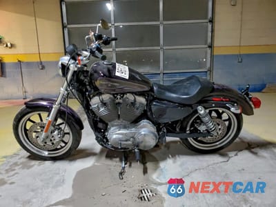 Trzecie zdjęcie samochodu z tyłu: 2017 HARLEY-DAVIDSON XL883 SUPERLOW VIN:1HD4CR213HC417107 - miniatura