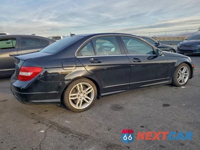 Trzecie zdjęcie samochodu z tyłu: 2013 MERCEDES-BENZ C 250 VIN:WDDGF4HB0DA803813 - miniatura