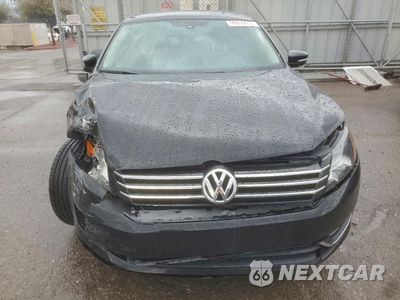 Piąte zdjęcie samochodu w środku: 2014 VOLKSWAGEN PASSAT S VIN:1VWAT7A39EC055580 - miniatura