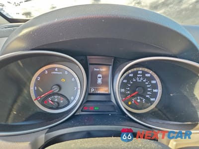 Zdjęcie 9 z 13 samochodu: 2016 HYUNDAI SANTA FE SE VIN:KM8SMDHF2GU144077 - miniatura