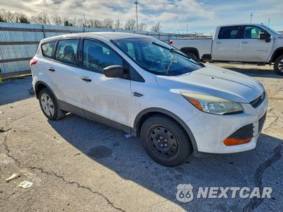 Czwarte zdjęcie samochodu z boku: 2014 FORD ESCAPE S VIN:1FMCU0F7XEUD59213 - miniatura