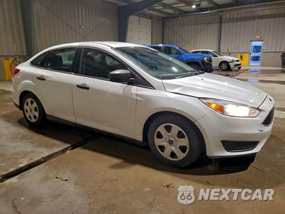 Czwarte zdjęcie samochodu z boku: 2016 FORD FOCUS S VIN:1FADP3E2XGL215618 - miniatura