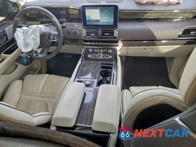 Zdjęcie 8 z 12 samochodu: 2020 LINCOLN NAVIGATOR BLACK LABEL VIN:5LMJJ2TT3LEL15619 - miniatura