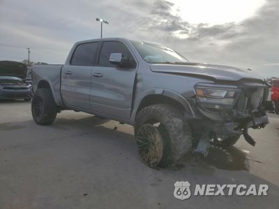 Czwarte zdjęcie samochodu z boku: 2021 RAM 1500 LARAMIE VIN:1C6SRFJT7MN650504 - miniatura