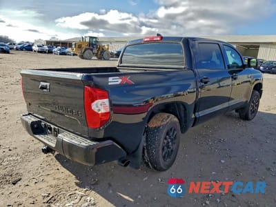 Trzecie zdjęcie samochodu z tyłu: 2021 TOYOTA TUNDRA CREWMAX SR5 VIN:5TFDY5F11MX031939 - miniatura