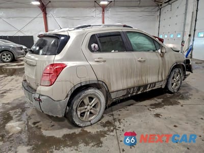 Trzecie zdjęcie samochodu z tyłu: 2016 CHEVROLET TRAX 1LT VIN:3GNCJPSB3GL243209 - miniatura