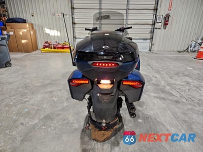 Czwarte zdjęcie samochodu z boku: 2023 CAN-AM SPYDER ROADSTER F3-T VIN:2BXREDD29PV001246 - miniatura