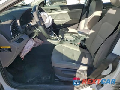 Zdjęcie 7 z 13 samochodu: 2017 HYUNDAI ELANTRA SE VIN:5NPD74LF7HH150190 - miniatura