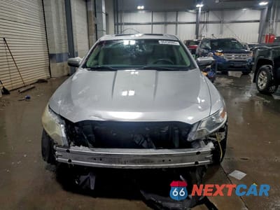 Piąte zdjęcie samochodu w środku: 2011 FORD TAURUS SEL VIN:1FAHP2EWXBG106740 - miniatura