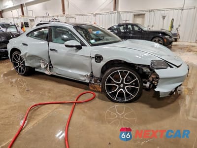 Czwarte zdjęcie samochodu z boku: 2025 PORSCHE TAYCAN BASE VIN:WP0AA2Y11SSA08693 - miniatura