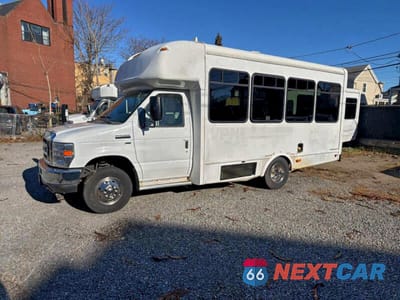 Trzecie zdjęcie samochodu z tyłu: 2014 FORD ECONOLINE E350 SUPER DUTY CUTAWAY VAN VIN:1FDEE3FL1EDA72850 - miniatura