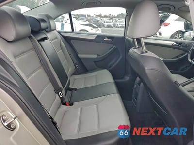 Zdjęcie 10 z 11 samochodu: 2016 VOLKSWAGEN JETTA HYBRID VIN:3VW637AJ7GM237476 - miniatura