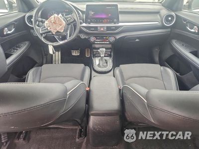Zdjęcie 8 z 14 samochodu: 2024 KIA FORTE GT LINE VIN:3KPF54AD5RE805369 - miniatura