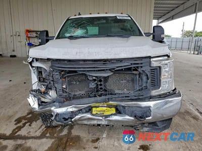 Piąte zdjęcie samochodu w środku: 2019 FORD F250 SUPER DUTY VIN:1FT7W2BTXKED10792 - miniatura