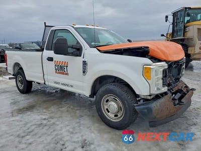 Czwarte zdjęcie samochodu z boku: 2017 FORD F250 SUPER DUTY VIN:1FTBF2A62HEB63088 - miniatura
