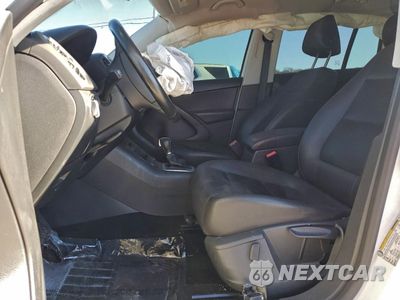 Zdjęcie 7 z 15 samochodu: 2017 VOLKSWAGEN TIGUAN S VIN:WVGBV7AX8HK020829 - miniatura