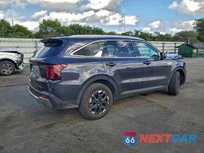 Trzecie zdjęcie samochodu z tyłu: 2025 KIA SORENTO S VIN:5XYRL4JC3SG397568 - miniatura