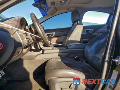 Zdjęcie 7 z 12 samochodu: 2013 JAGUAR XF VIN:SAJWA0E79D8S62458 - miniatura