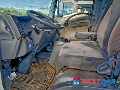 Zdjęcie 7 z 12 samochodu: 2014 ISUZU NPR HD BOX TRUCK VIN:54DC4W1B3ES800741 - miniatura